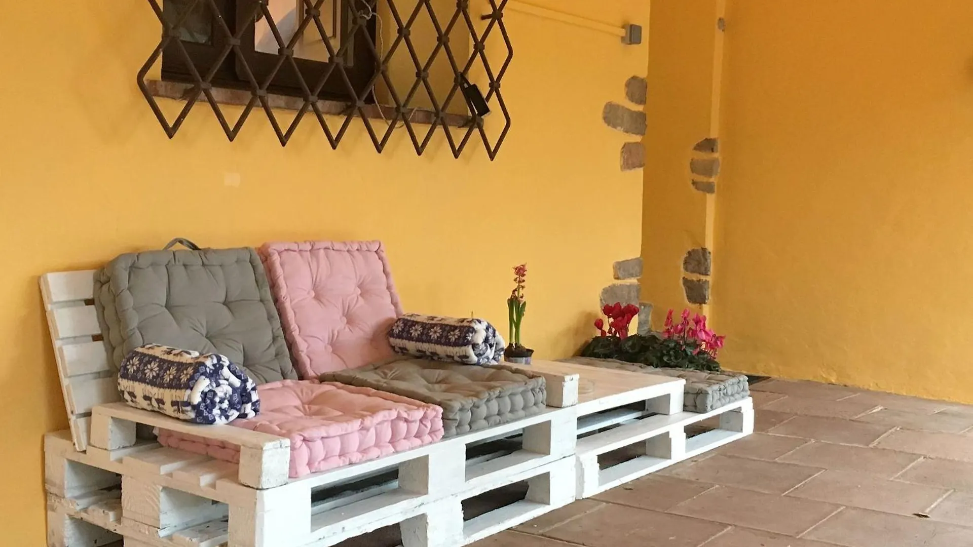 Room In Guest Room - Vacarisses- Torreblanca Estacion Vacarisas
