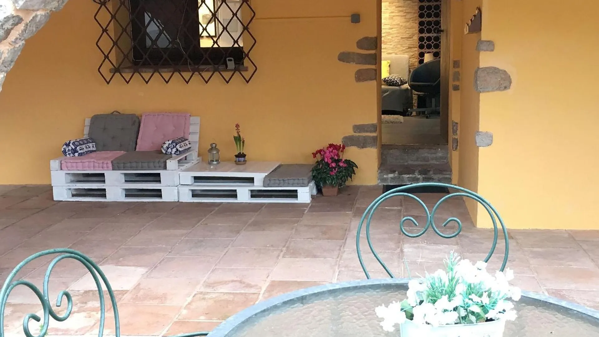Room In Guest Room - Vacarisses- Torreblanca Estacion Vacarisas Guest house